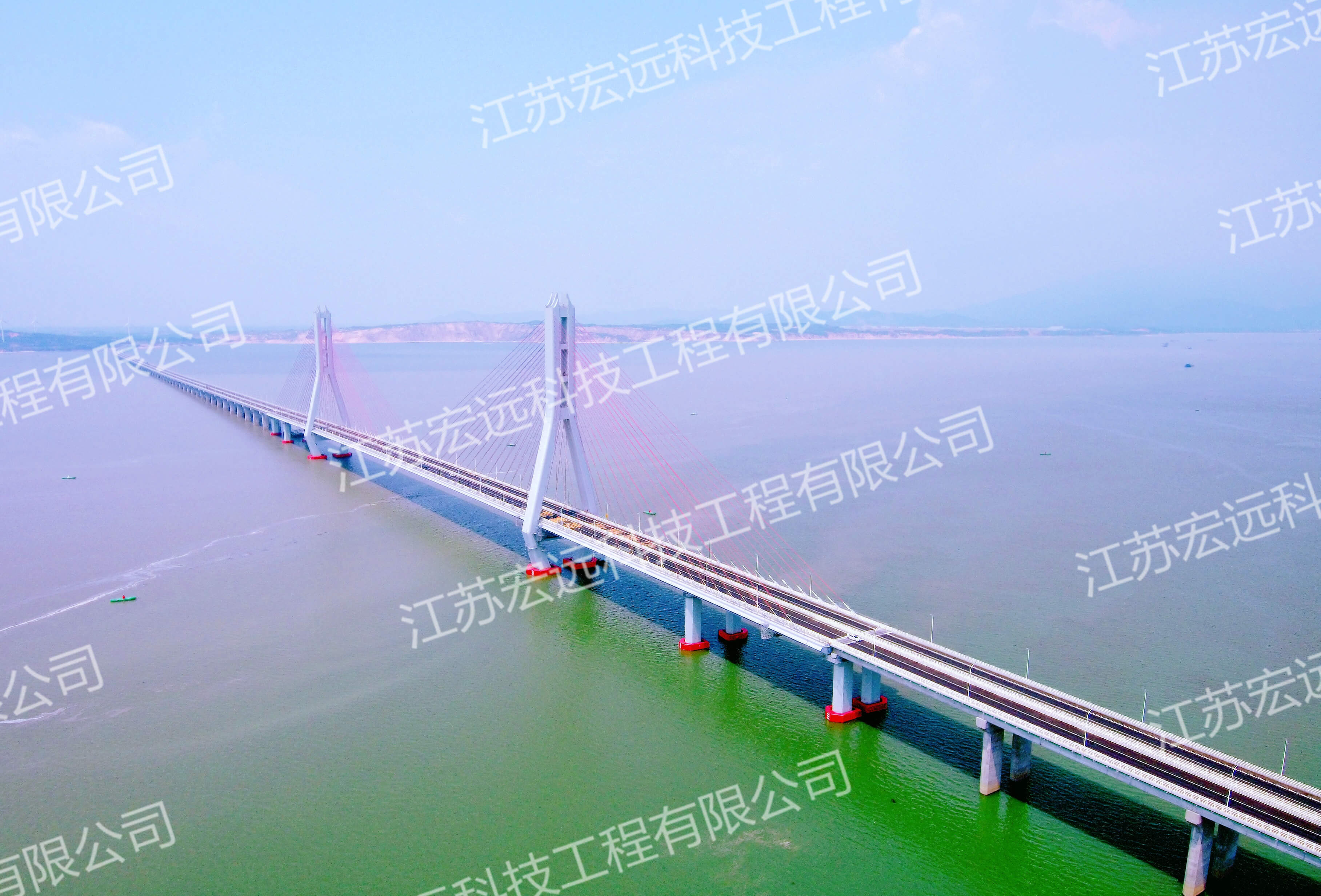 自浮式钢覆复合防撞